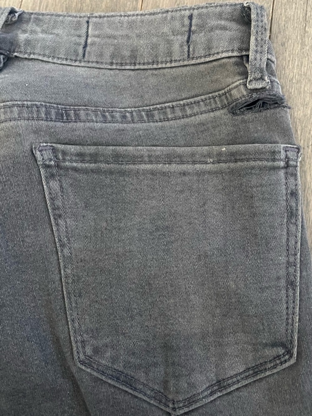 Armani Exchange Super Skinny Elastane Jeans 🔥 - Faded Gray Distressed • Size 25 - Picture 8 of 13
